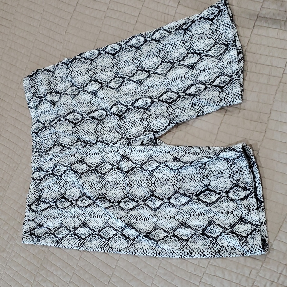 Color Alien Snake Print Bike Shorts